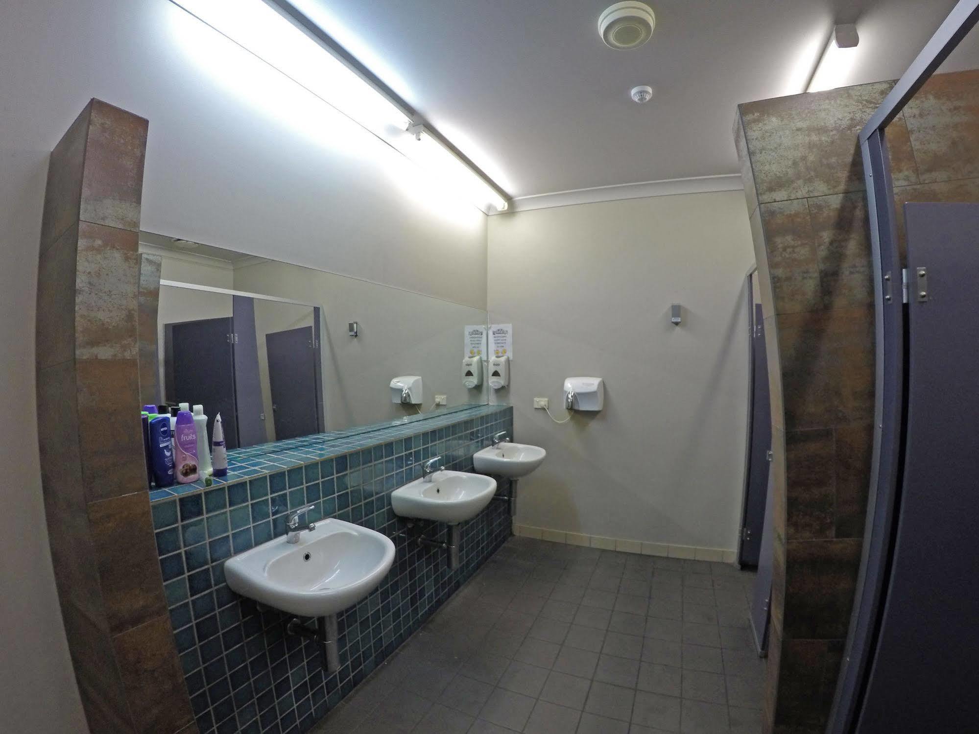 Global Backpackers Port Douglas Bagian luar foto